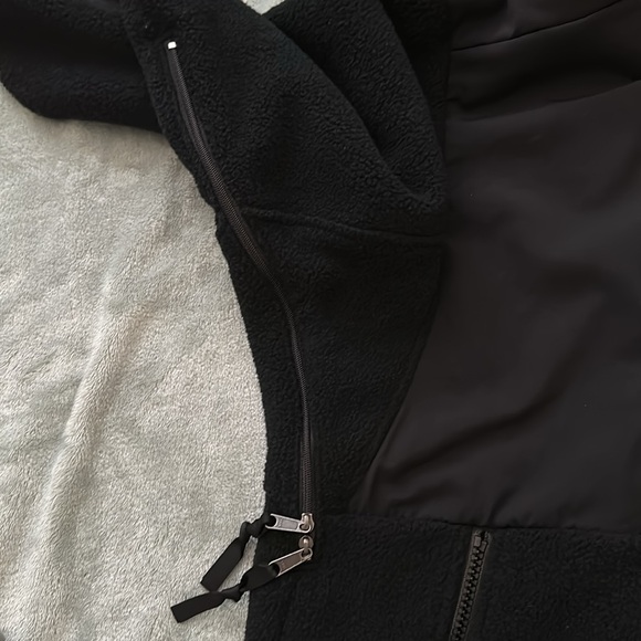 The North Face fleece jacket - Picture 2 of 7